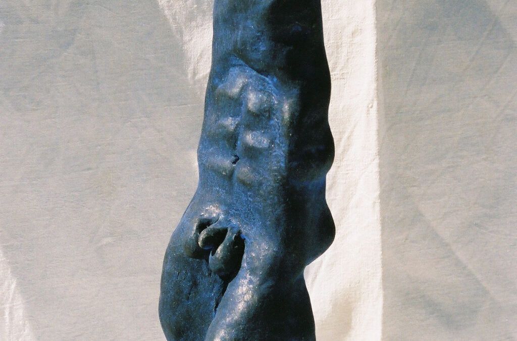 Statuette masculine – Sculpture Céramique